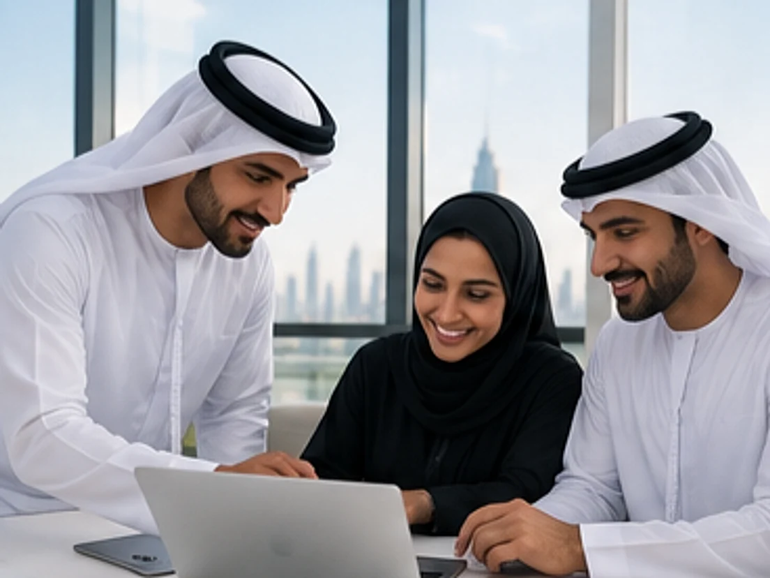 Emirati HR team working together